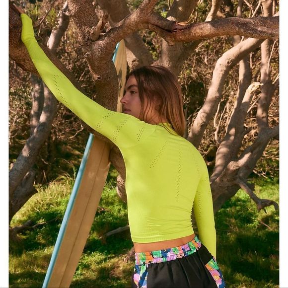 Free People Good Karma High Neck Layer M/L NWOT Neon Yellow - Picture 2 of 6